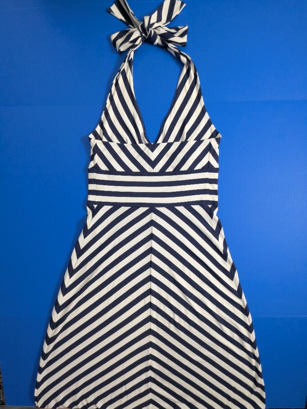 Banana Republic Chevron Halter Maxi Dress Size S - Picture 3 of 14